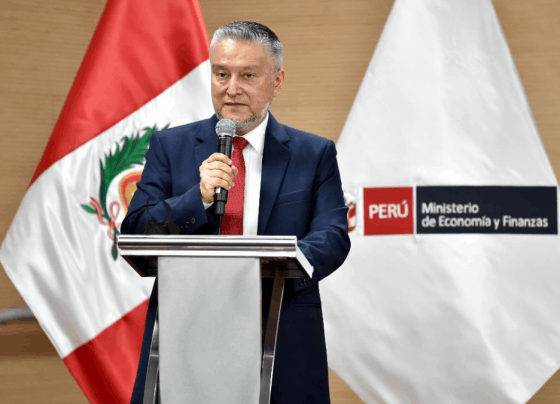 Nuevo ministro de Economía en el Perú
