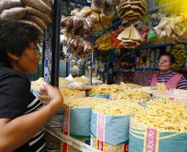 Gobierno presentó proyecto de ley para reducir el 19% del precio de los alimentos