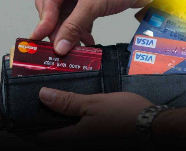 ¿Cómo sacar una tarjeta de crédito adicional?